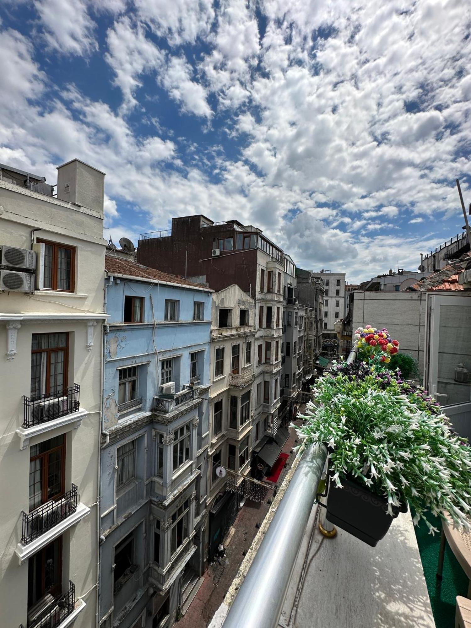 Taksim Istiklal Suites Istambul Exterior foto